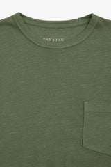 T-shirt girocollo con taschino verde-Dan John