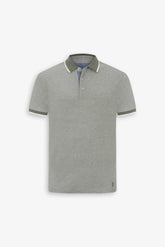 Polo collar and profiles in contrasting green