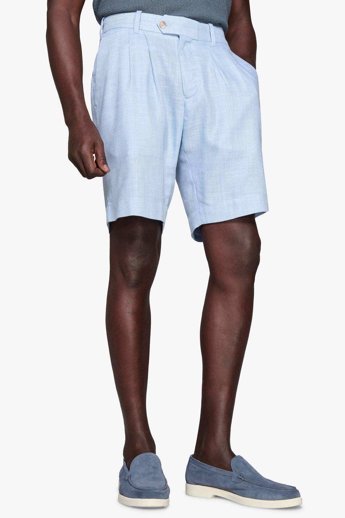 Linen blend Bermuda shorts with light blue pleats