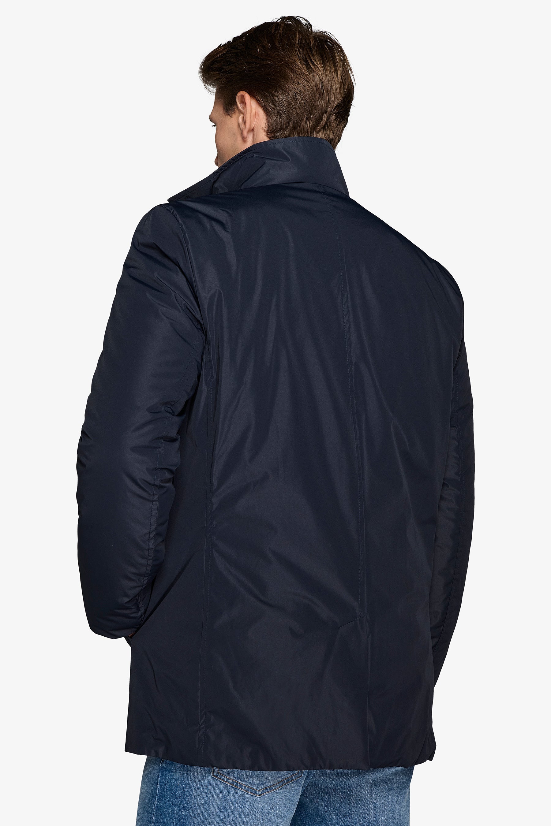 Trench con pettorina blu-Dan John