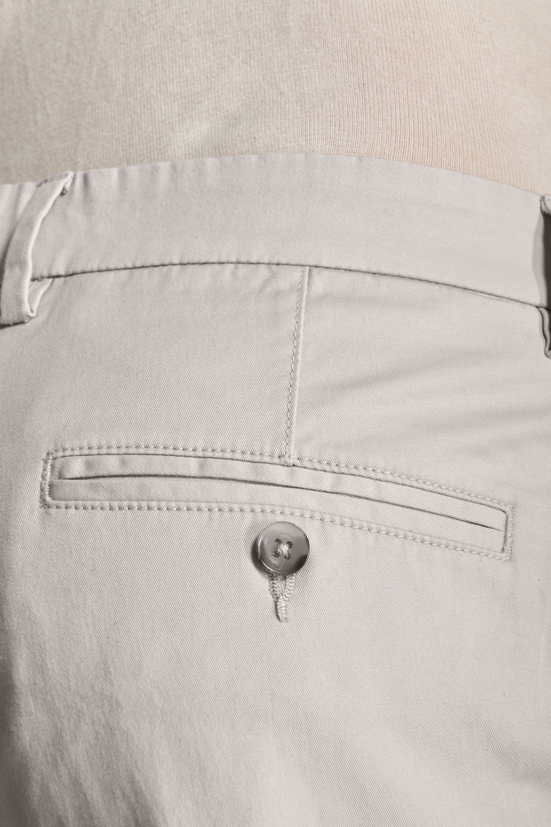 Pantaloni chino gesso-Dan John