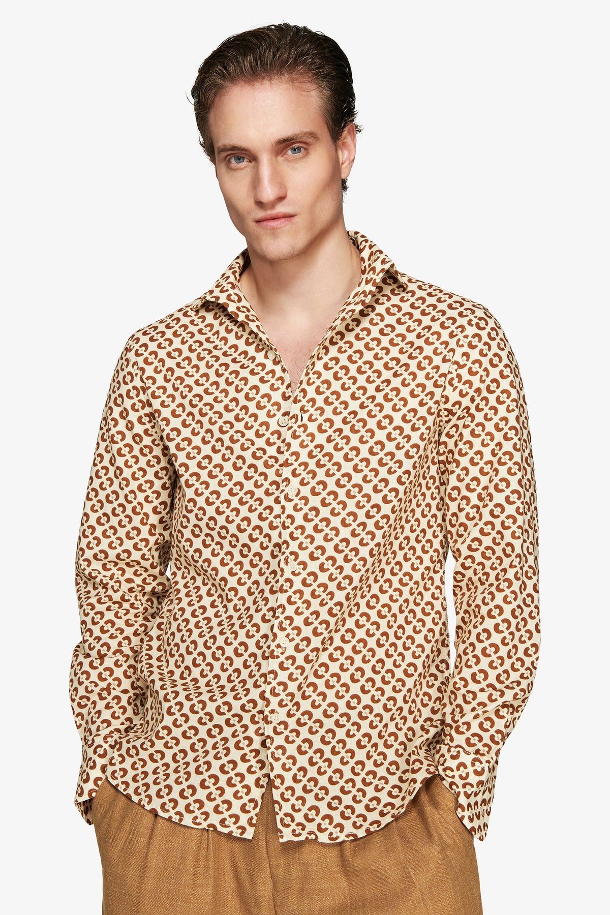 Linen blend shirt with tobacco circle print