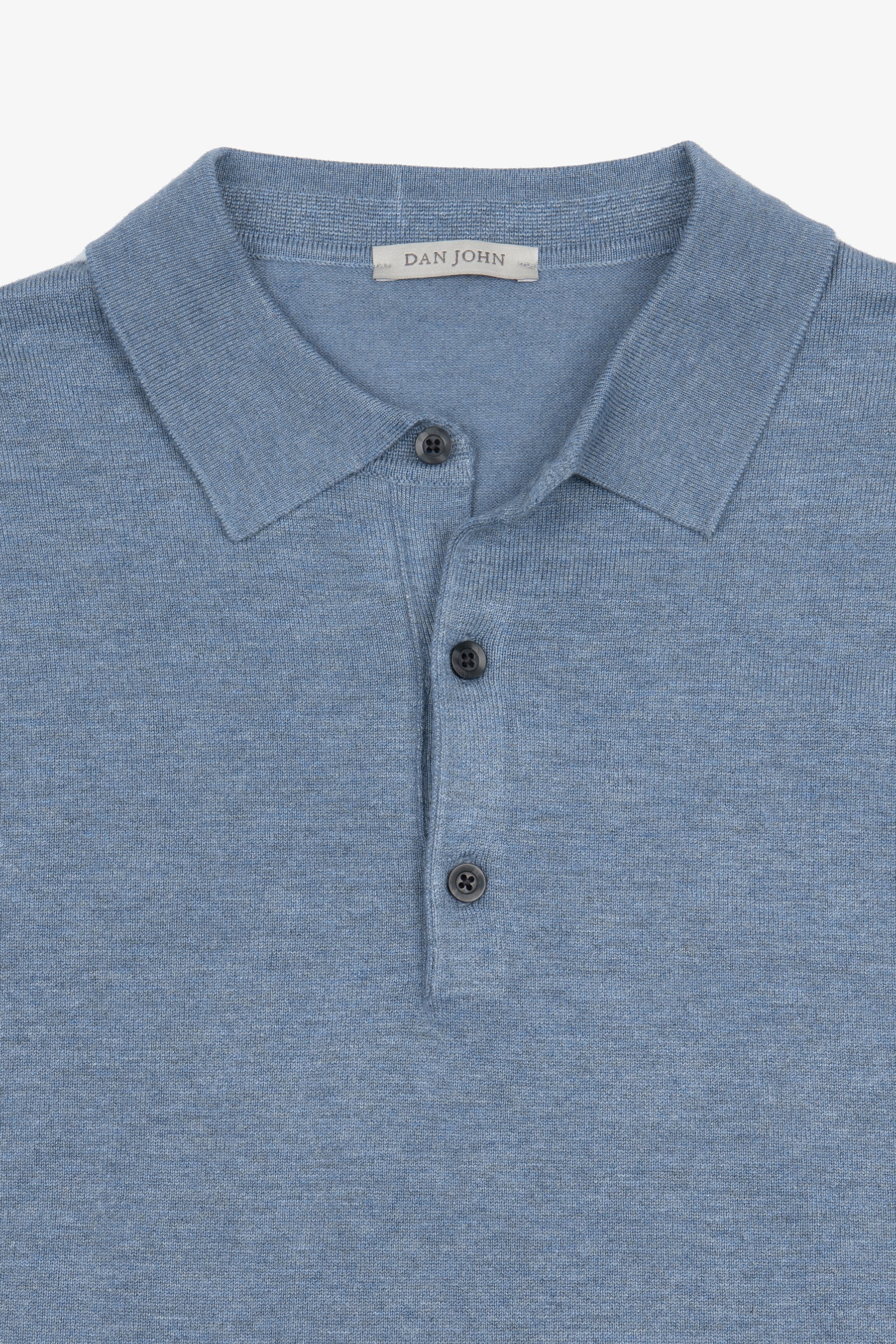 Knitted polo shirt with light blue buttons