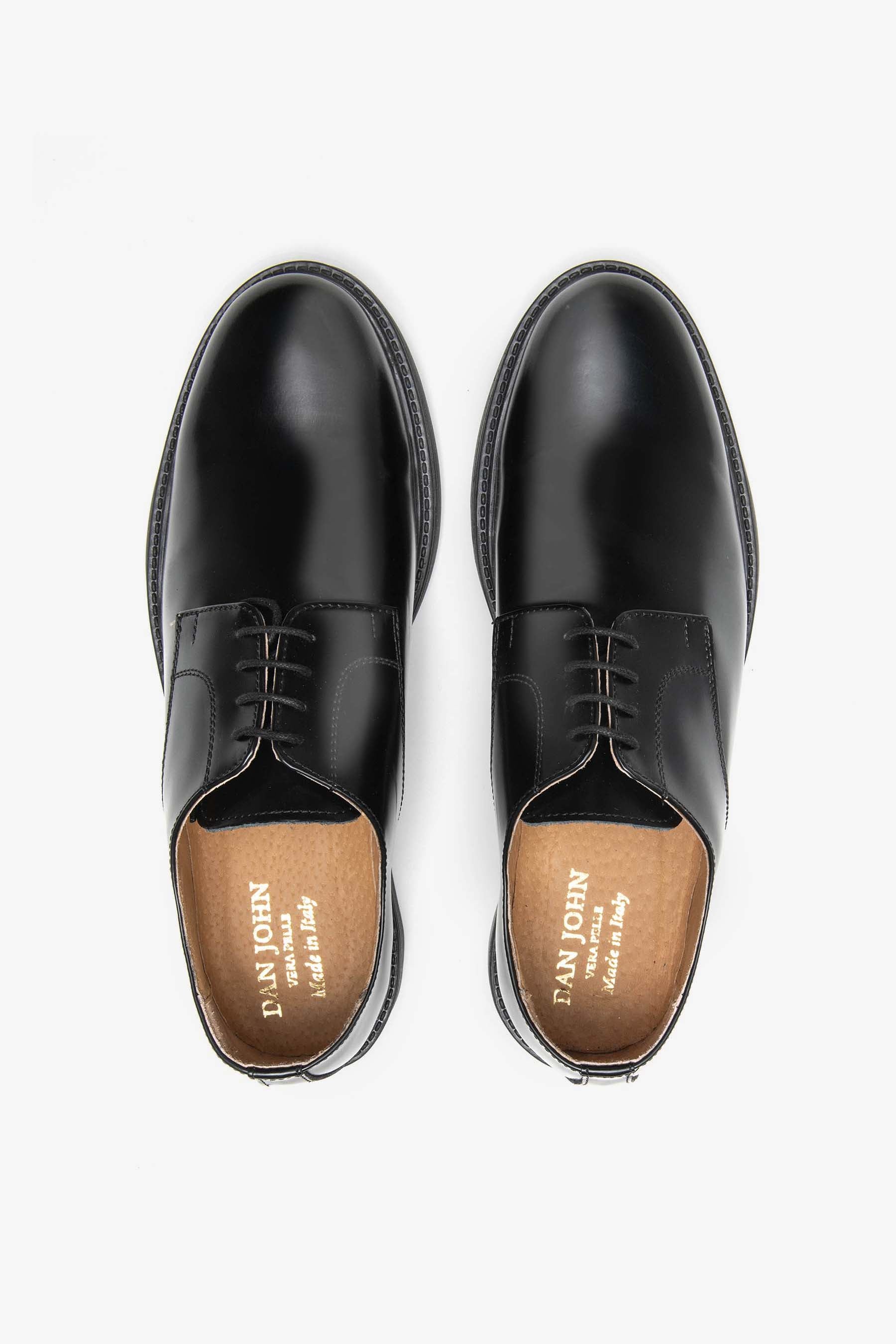 Classic black derby shoe