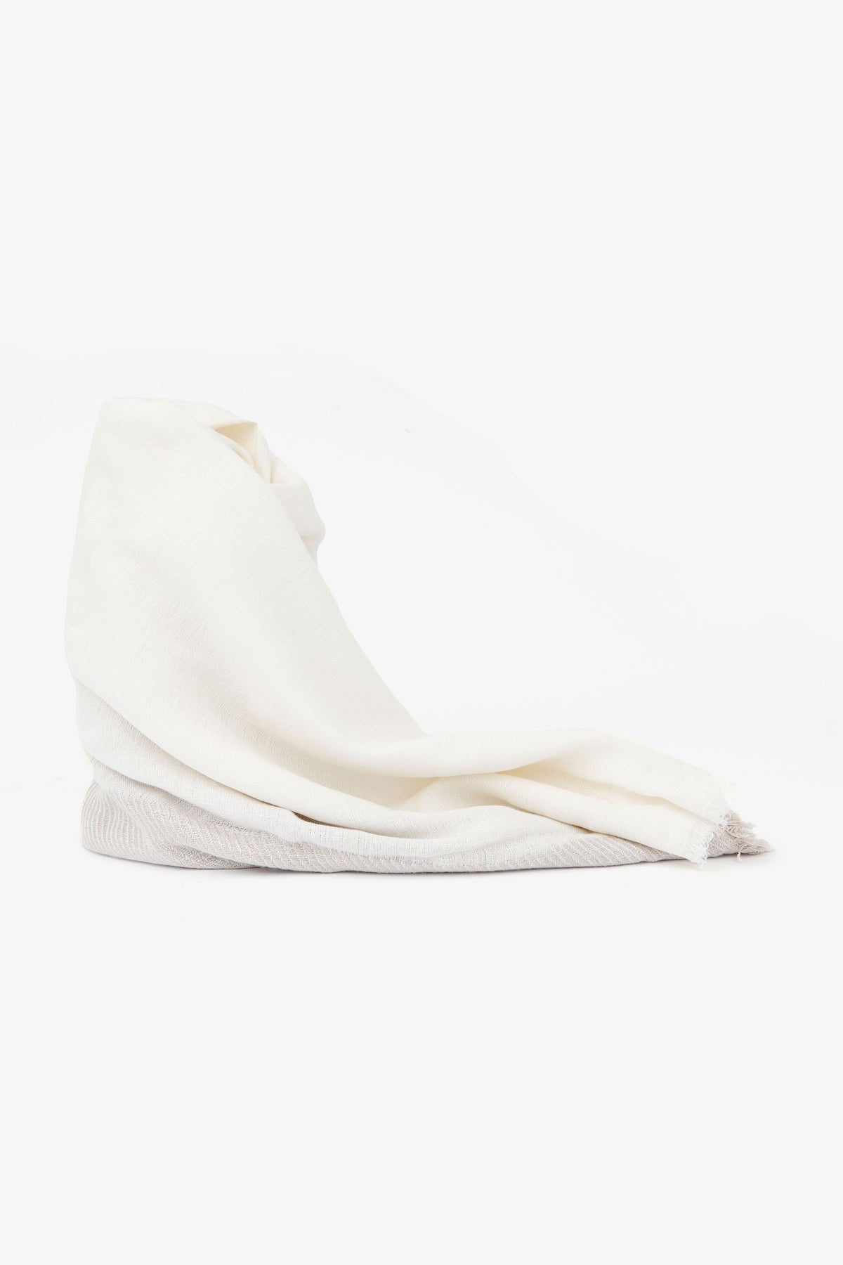 Scarf with white side stripe