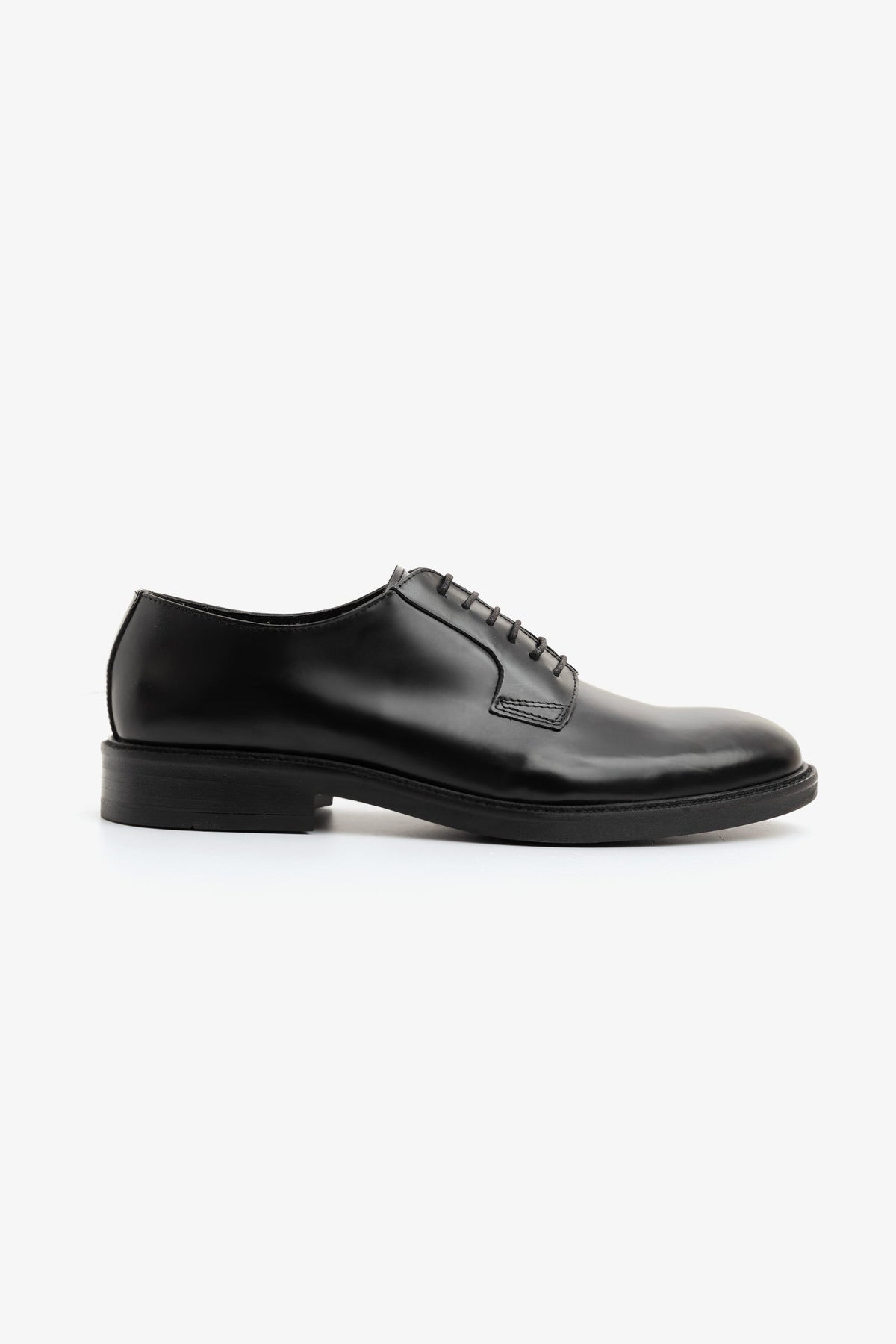 Classic black derby shoe